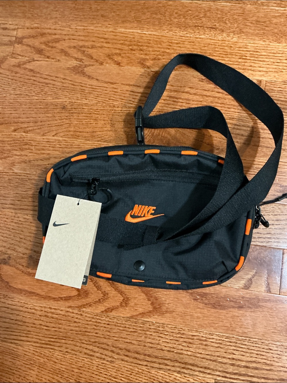 NWT Nike black and orange Hayward Patrol Crossbody Bag - Picture 3 of 3